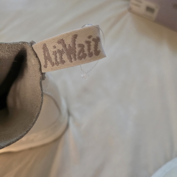 Dr. Martens 1460 Pascal boots in white - Picture 3 of 6